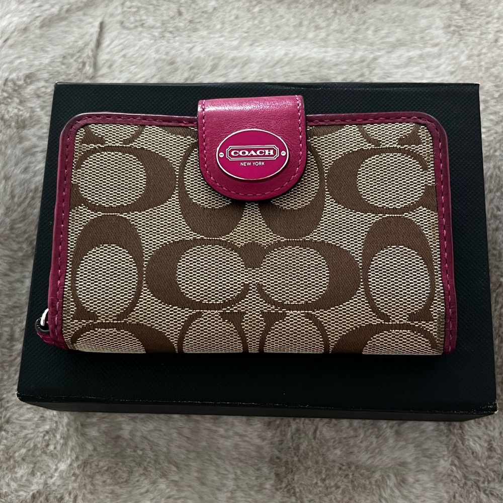 VINTAGE COACH WALLET W IPHONE 5 SLOT